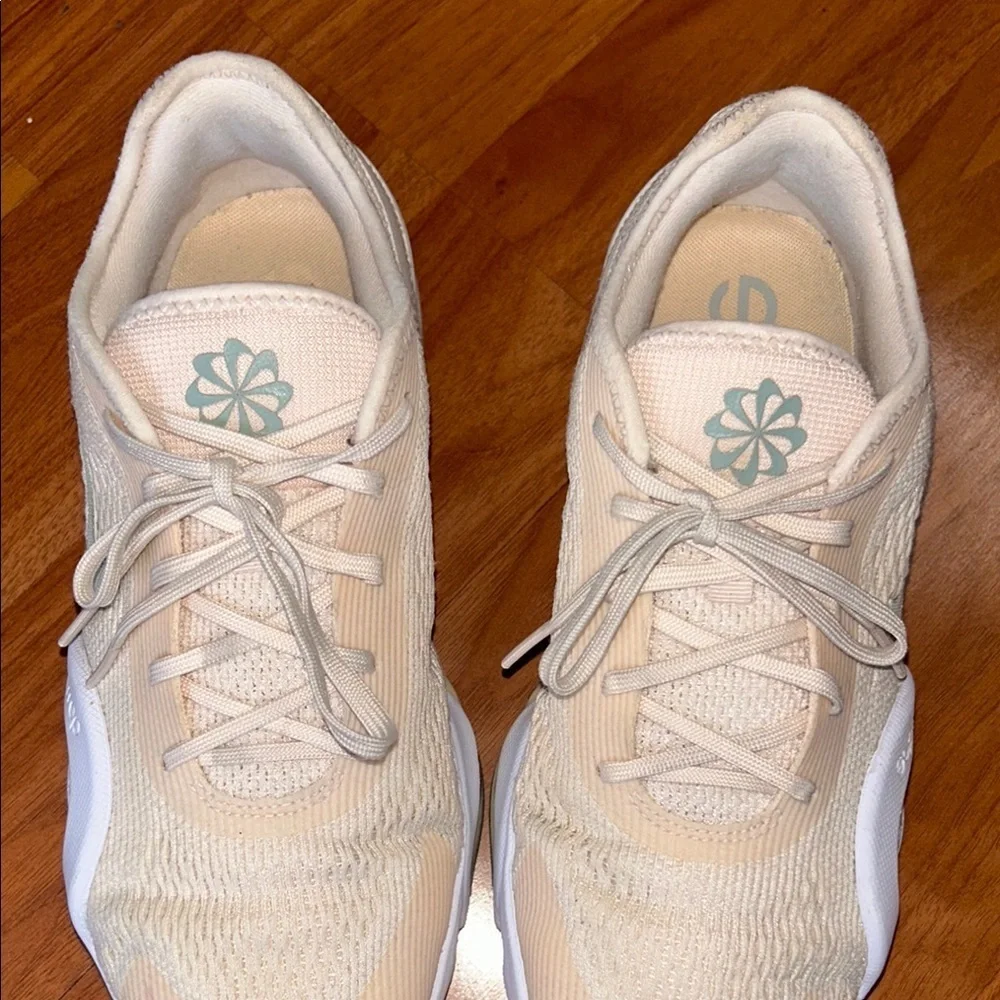 Nike Zoom SuperRep air 4 Cream Sneakers with Canvas Material